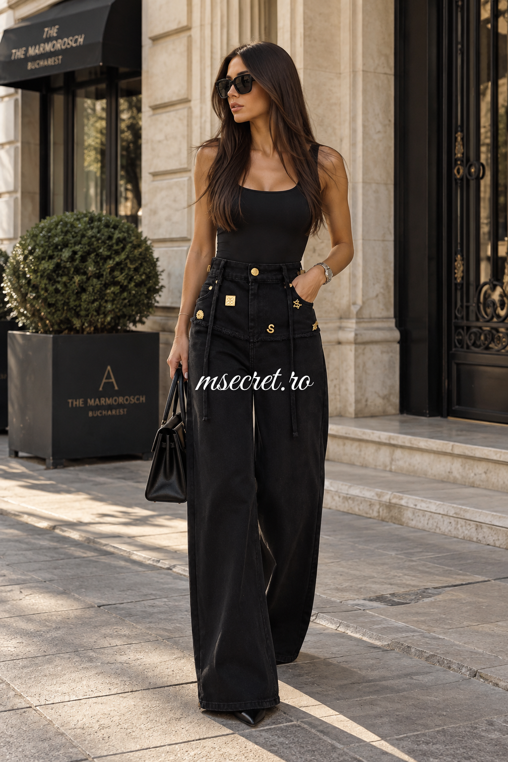 Pantaloni cu modele aurii si talie elastica