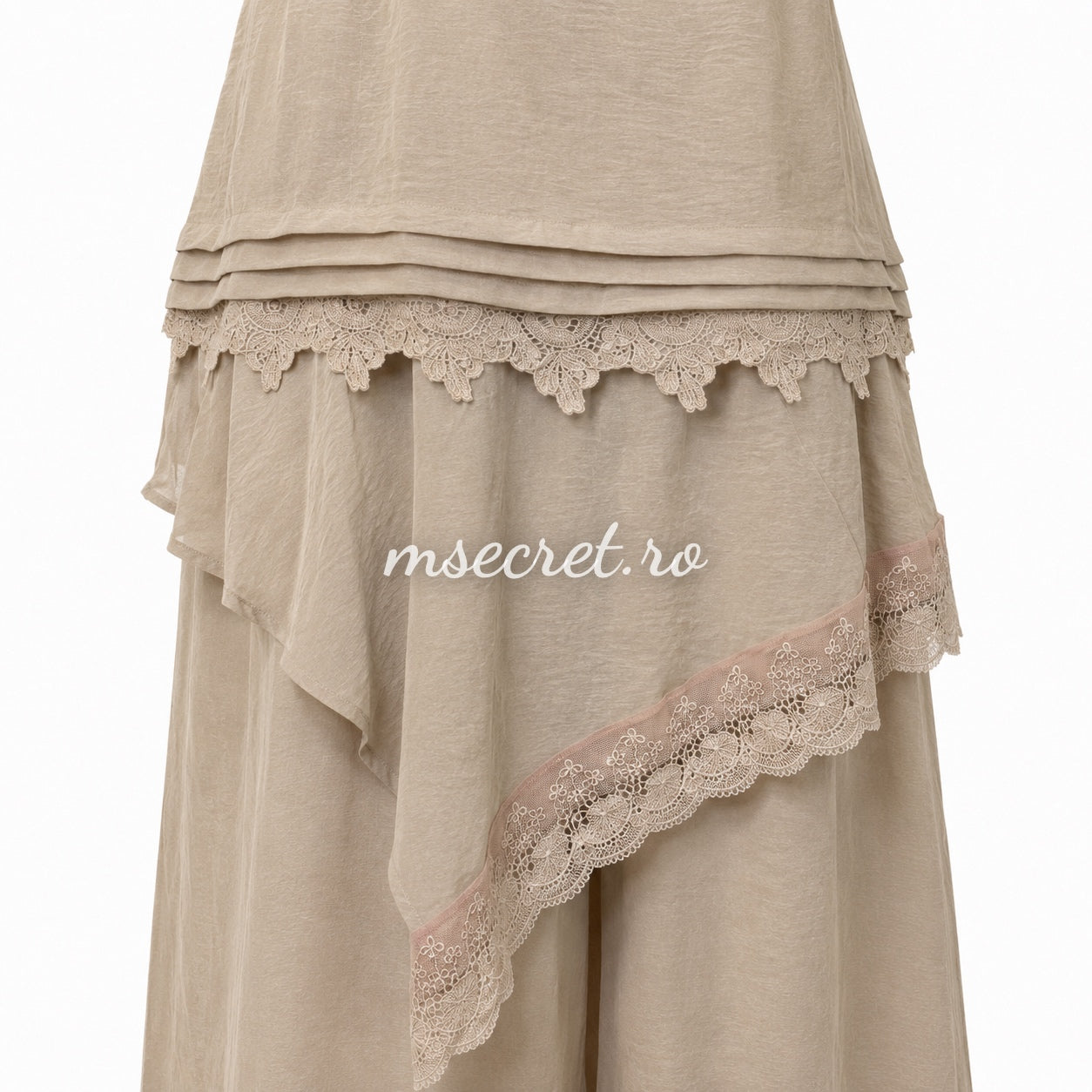 Beige set with crocheted lace vest and wide-leg pants