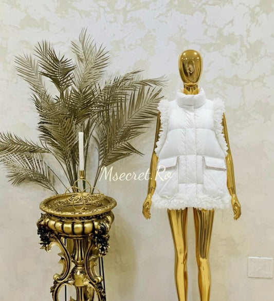 Vesta alba cu pietre