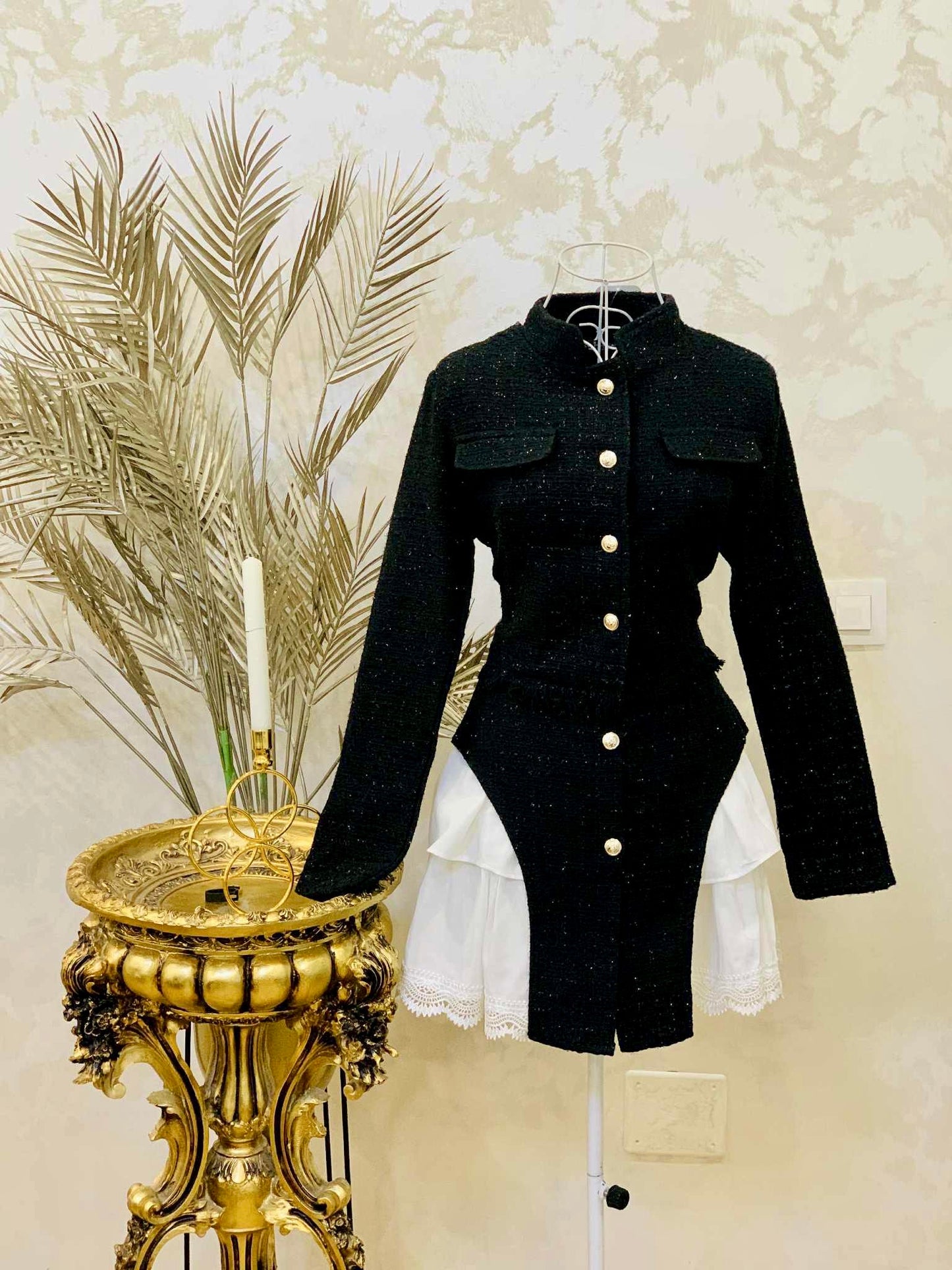 Compleu negru din tweed cu sacou si fusta