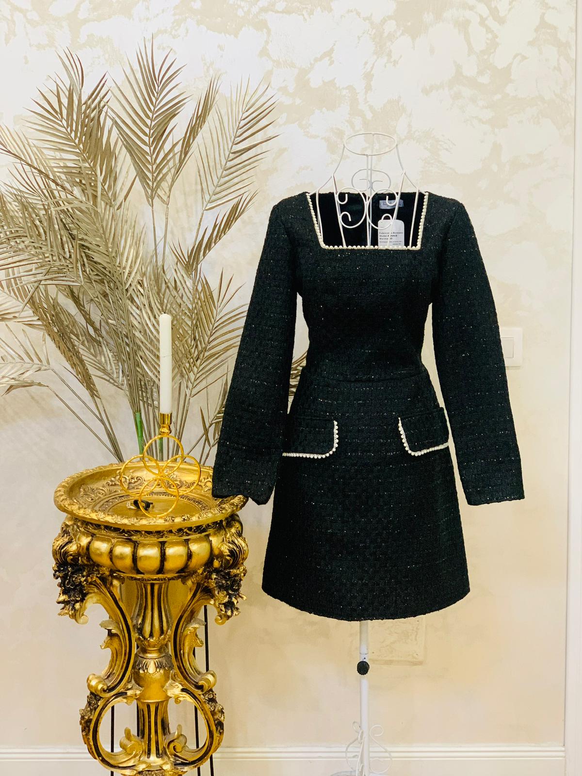 Rochie neagra din tweed cu perlute