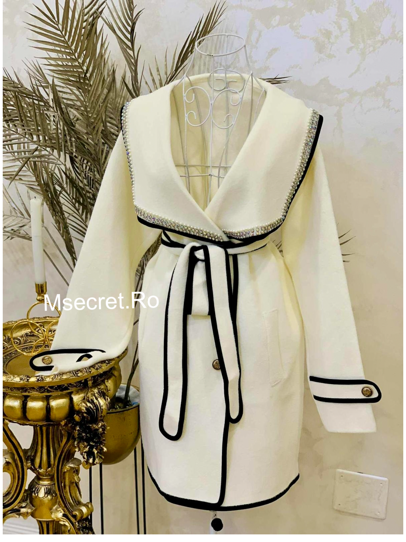 Palton crem din lana cu pietre