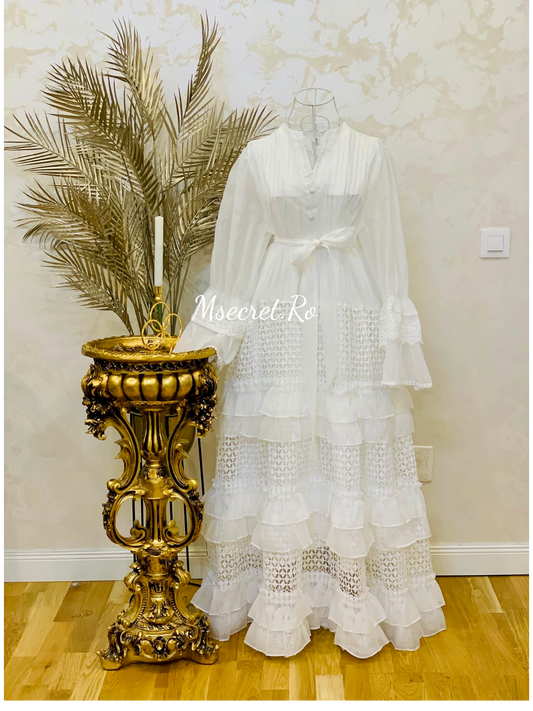 Rochie lunga alba cu datela