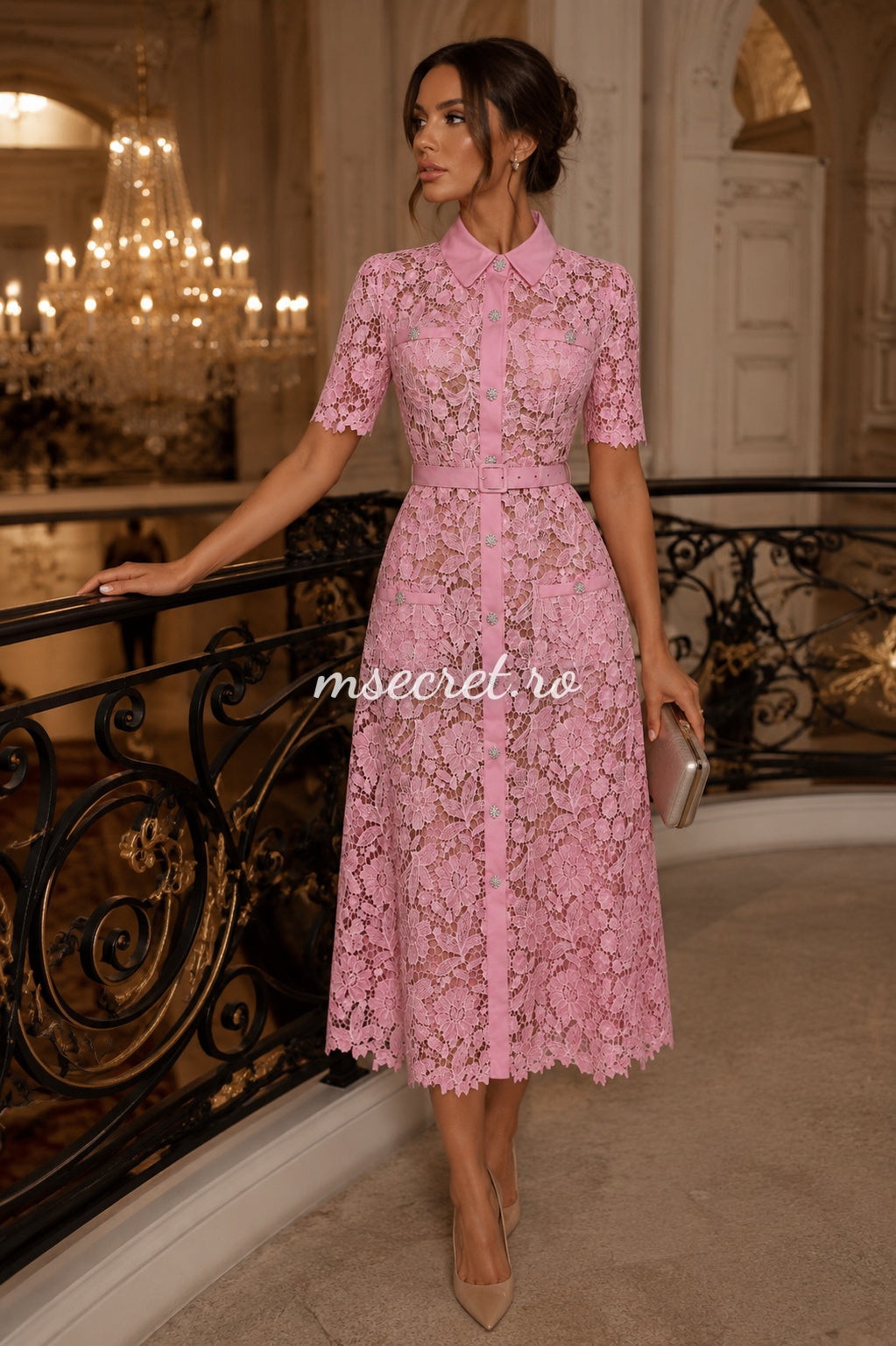 Rochie roz din dantela eleganta cu guler si cordon in talie