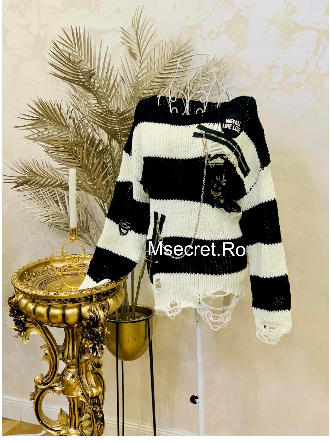 Pulover din lana Oversized cu Design Asimetric și Detalii Statement