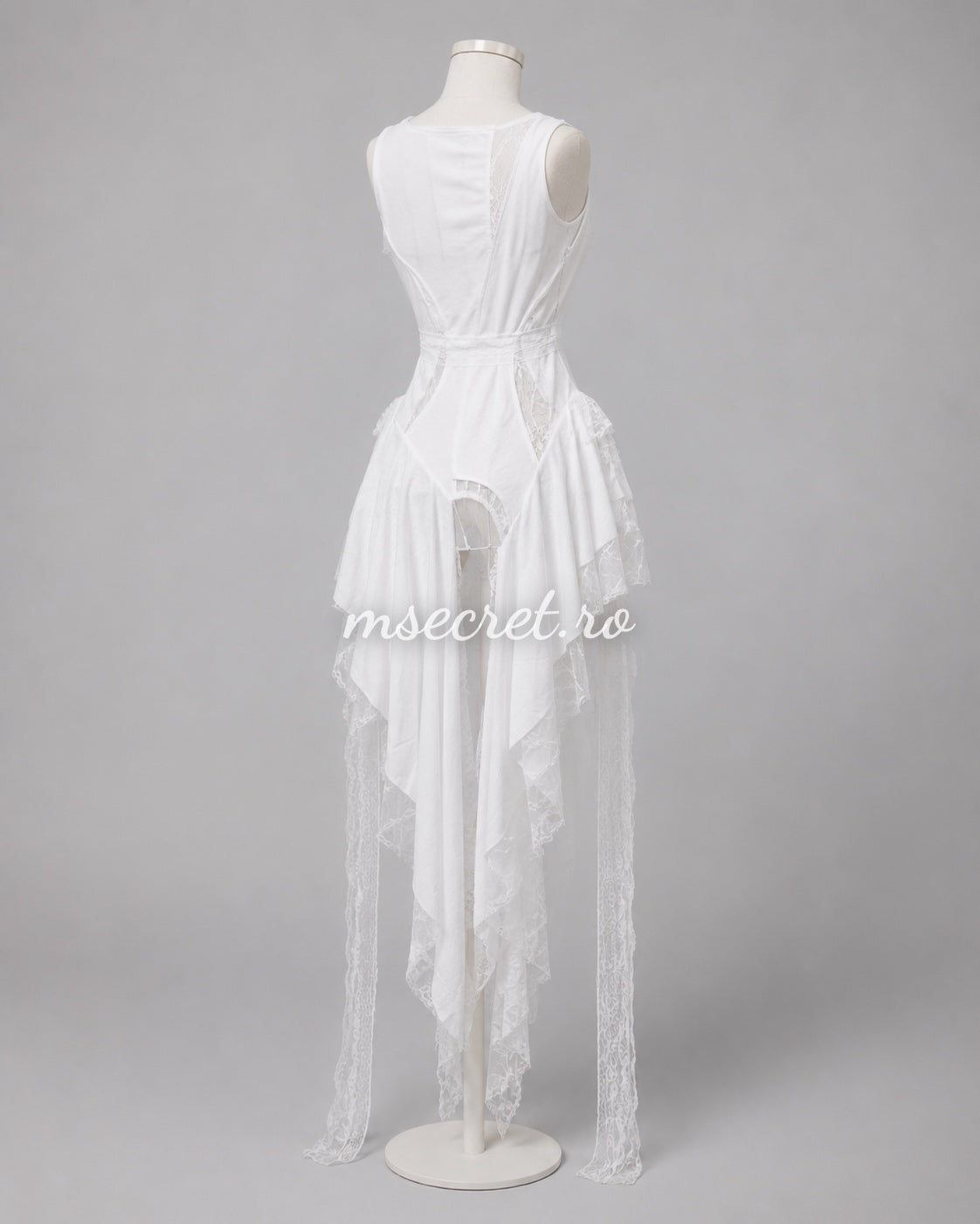 Tricou tip rochie alba asimetrica cu dantela si aplicatii tip panglici