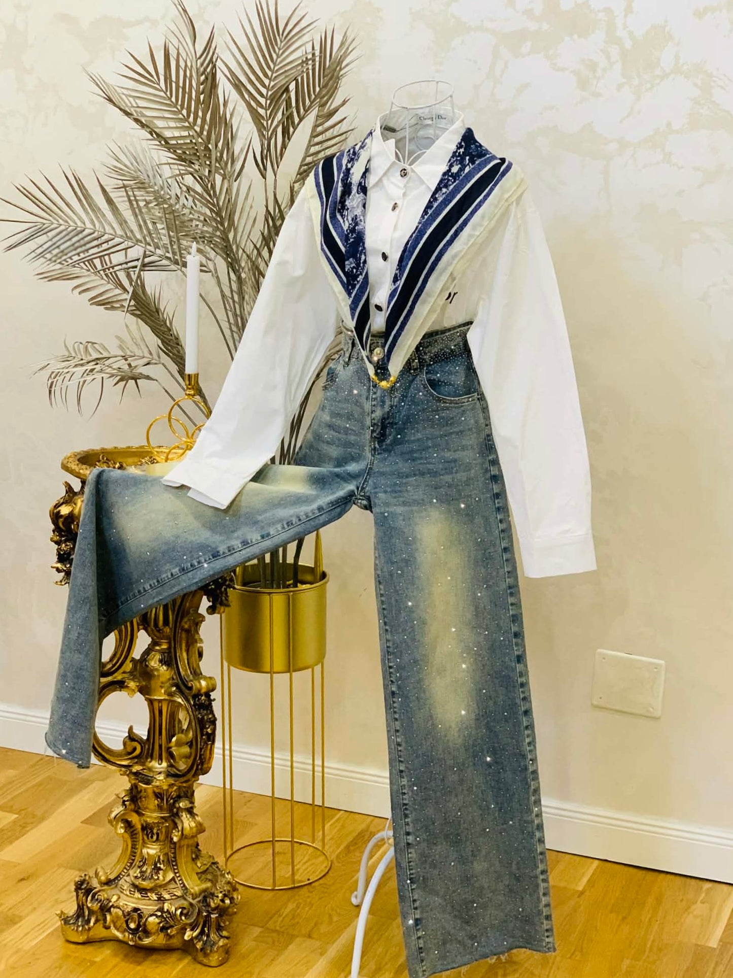 Flared jeans with stones