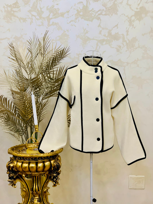 Geaca crem cu insertii negre