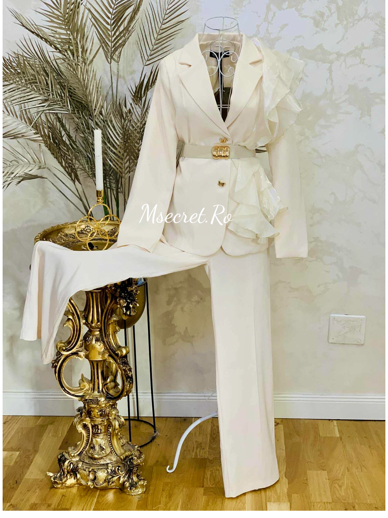 Elegant cream suit with ruffled jacket