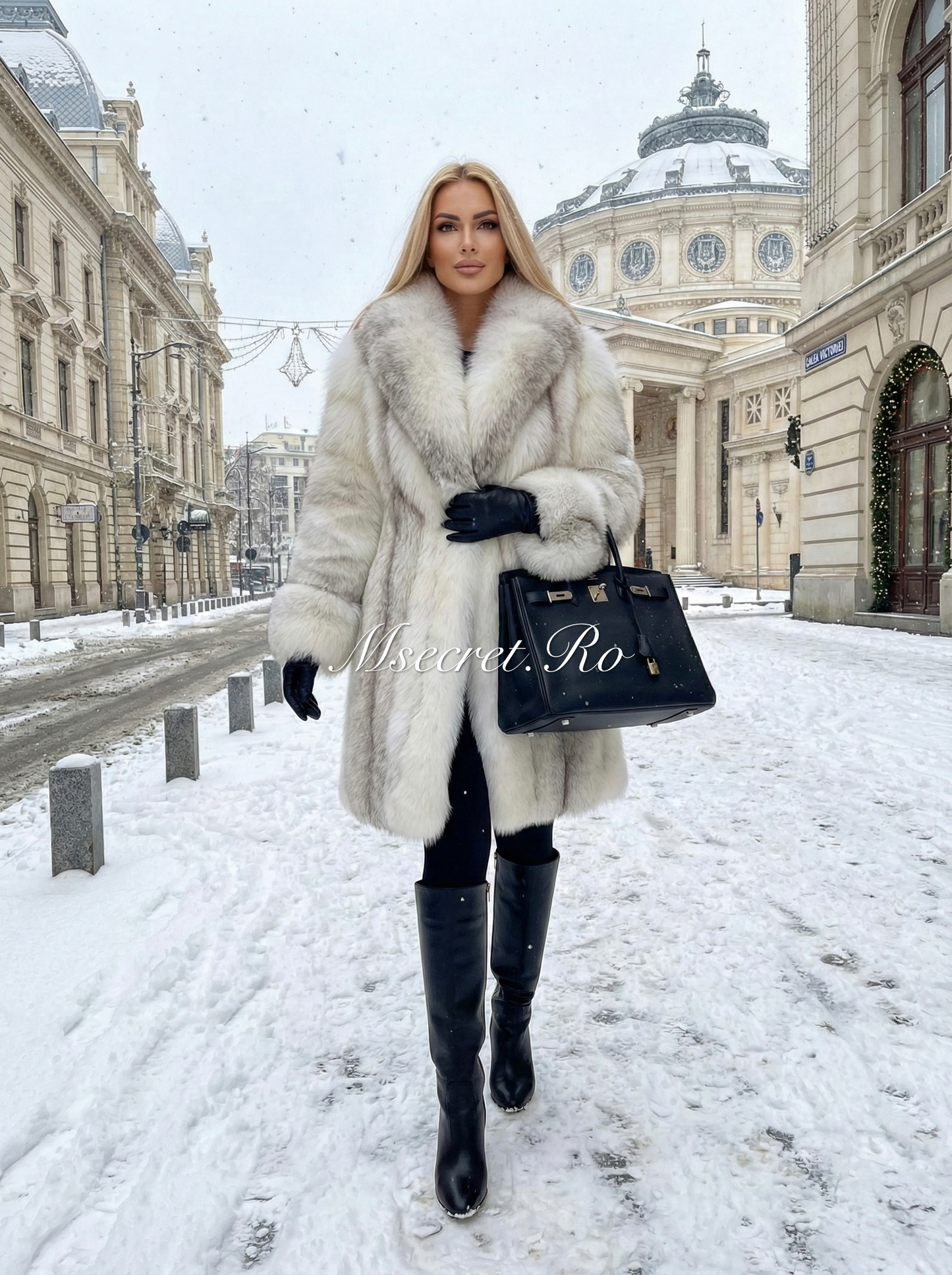 Haina din blana naturala de vulpe alba
