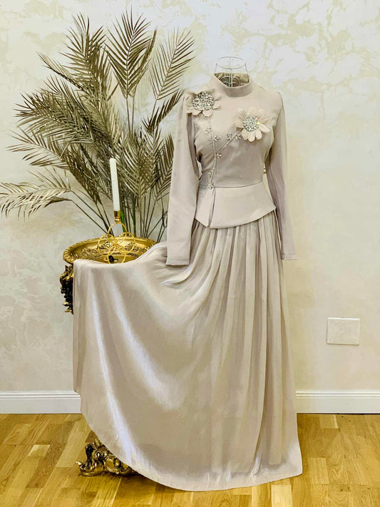 Rochie lunga bej cu cristale