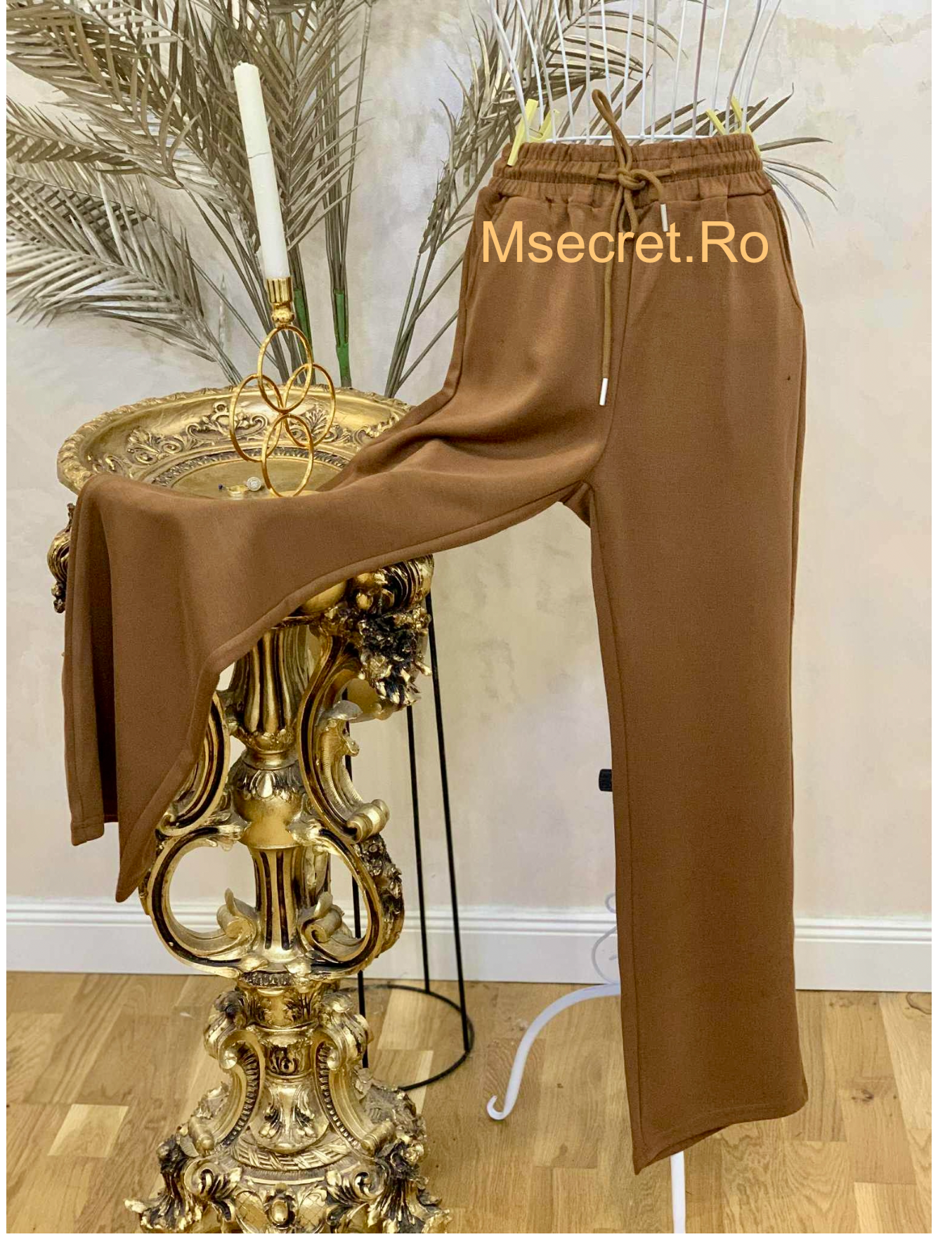 Compleu maro din bumbac cu pantaloni lungi si hanorac