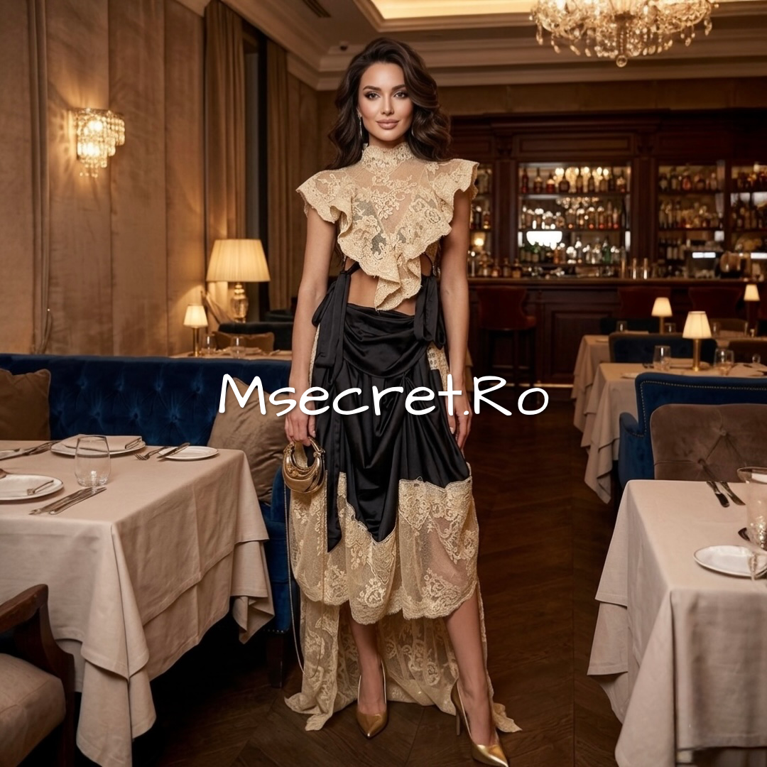 Compleu din dantela cu fusta si top