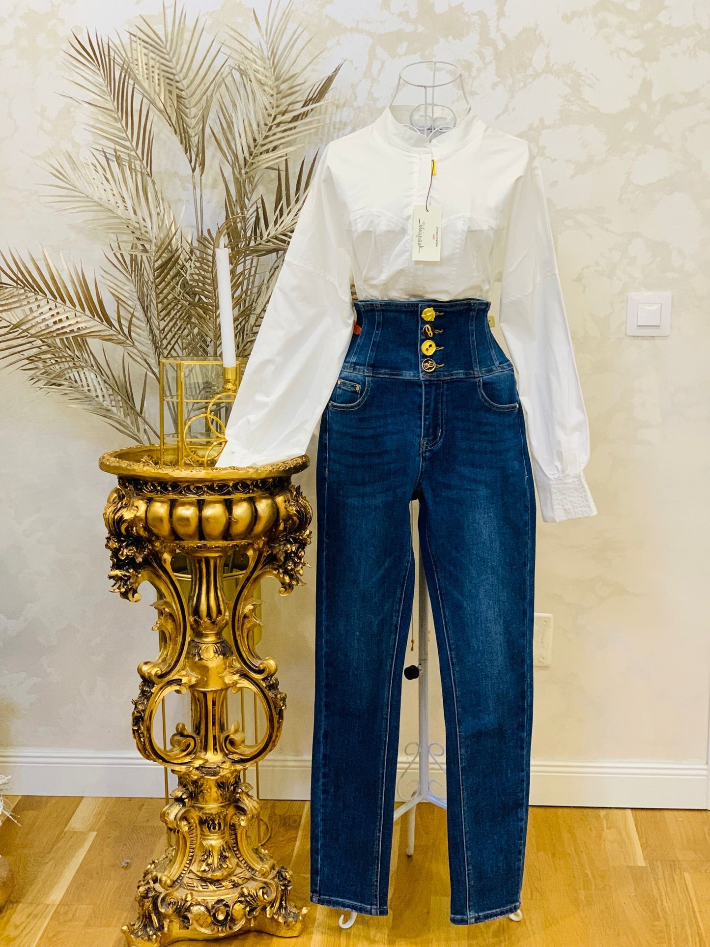 White cotton shirt with gold details