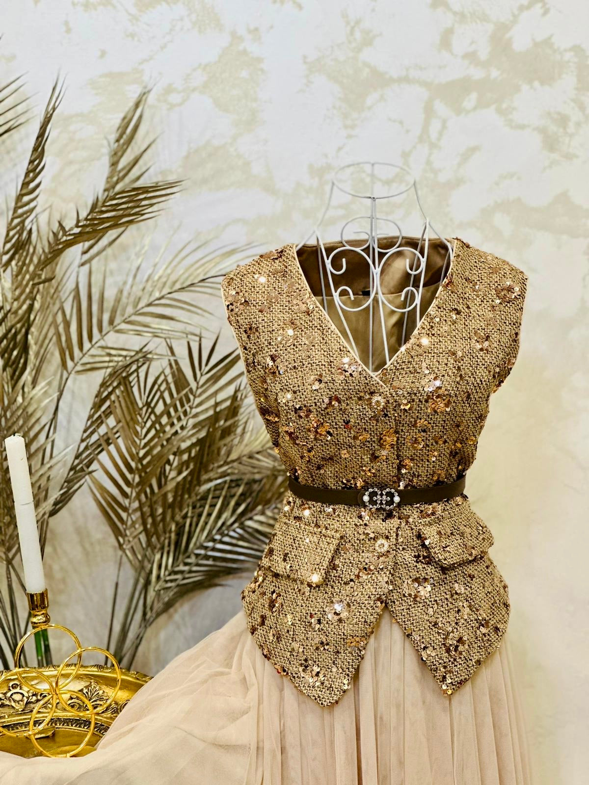 Compleu bej Couture din Tweed cu vesta și Fusta