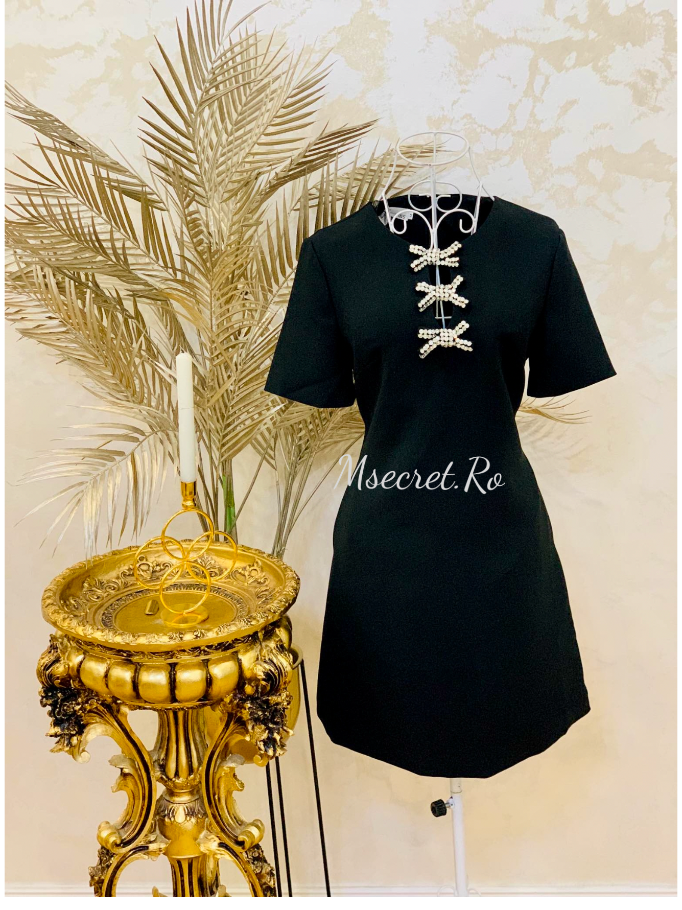 Rochie scurta neagra cu detalii argintii