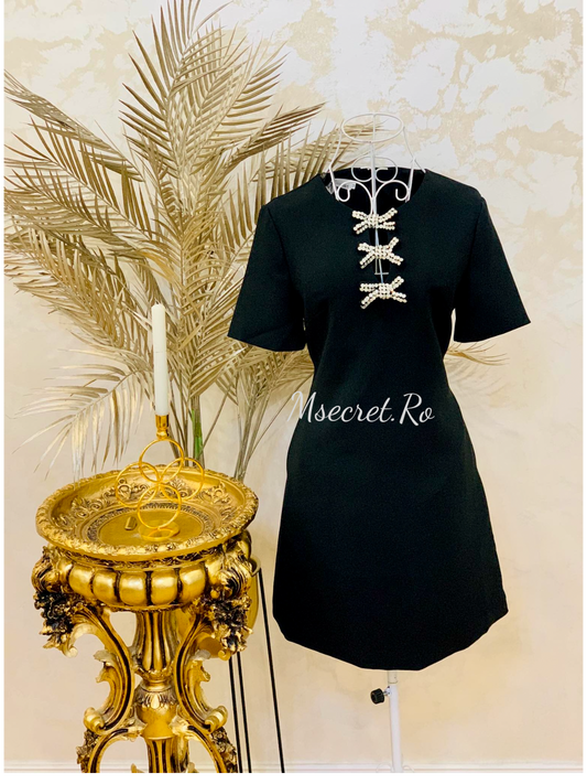 Rochie scurta neagra cu detalii argintii