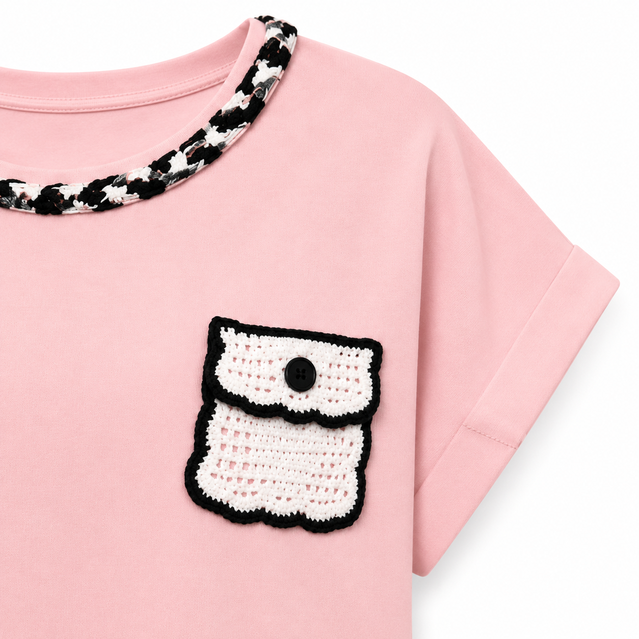 Tricou roz din bumbac cu guler decorativ si buzunar aplicat
