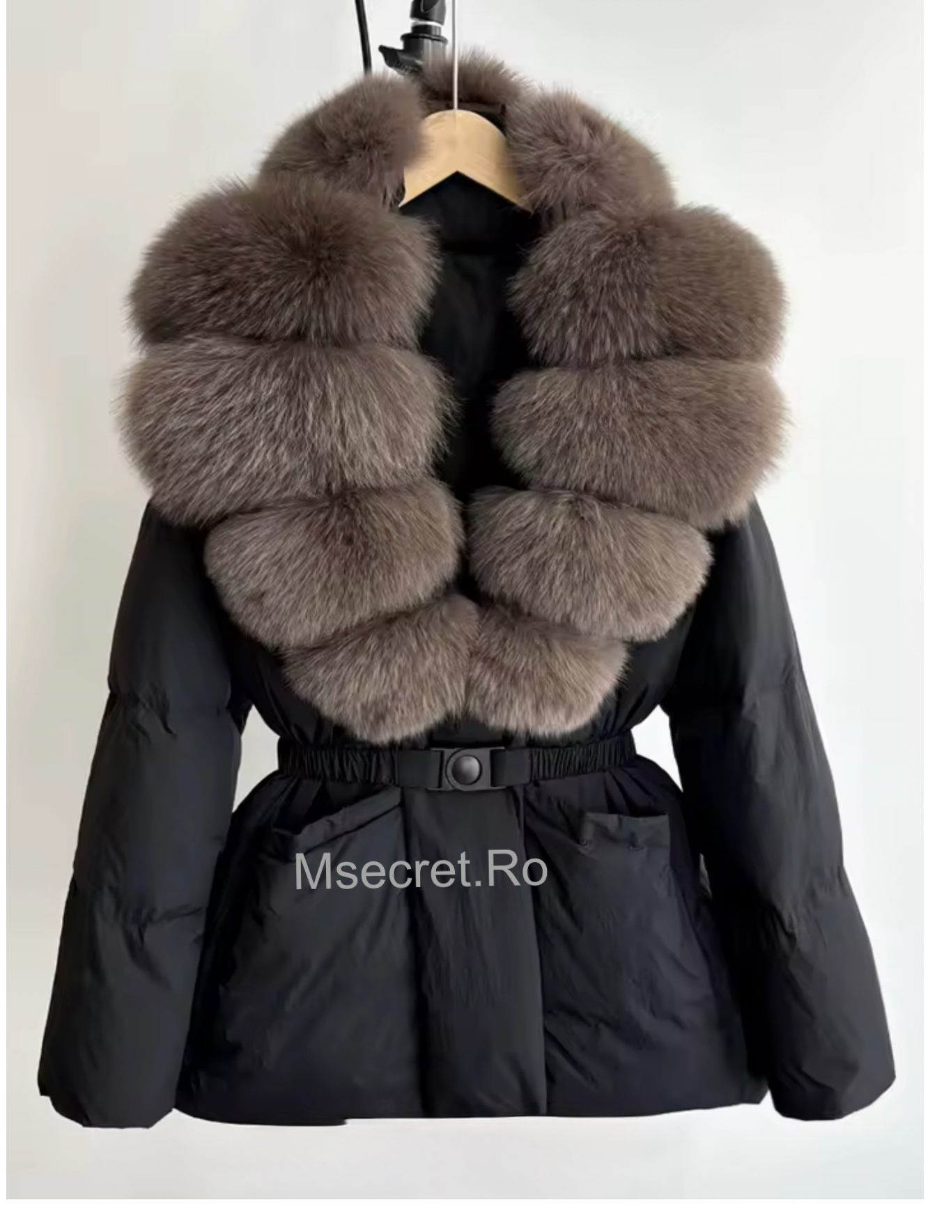 Geaca impermeabilă anti-vânt cu blana naturala