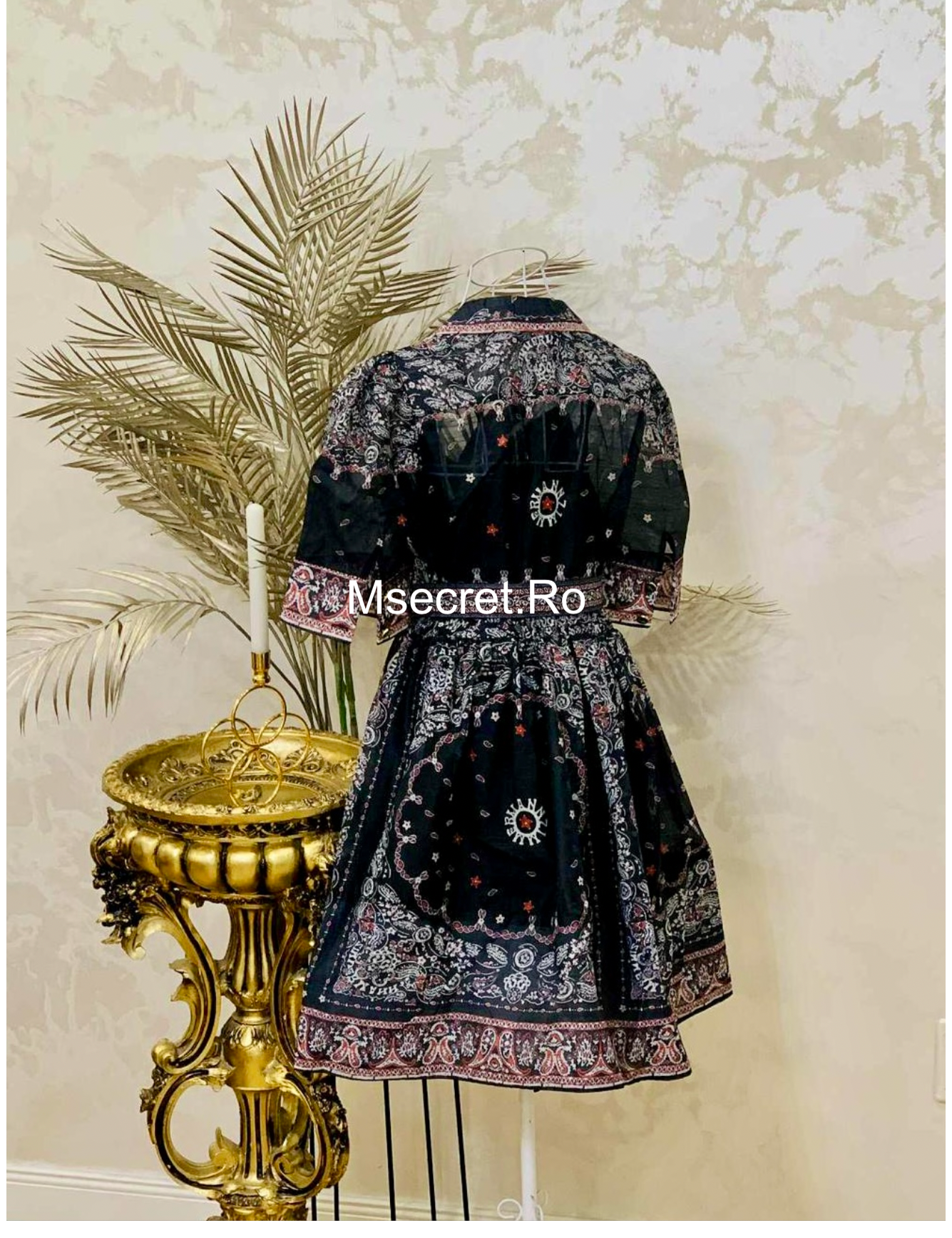 Rochie scurta cu imprimeu oriental și curea