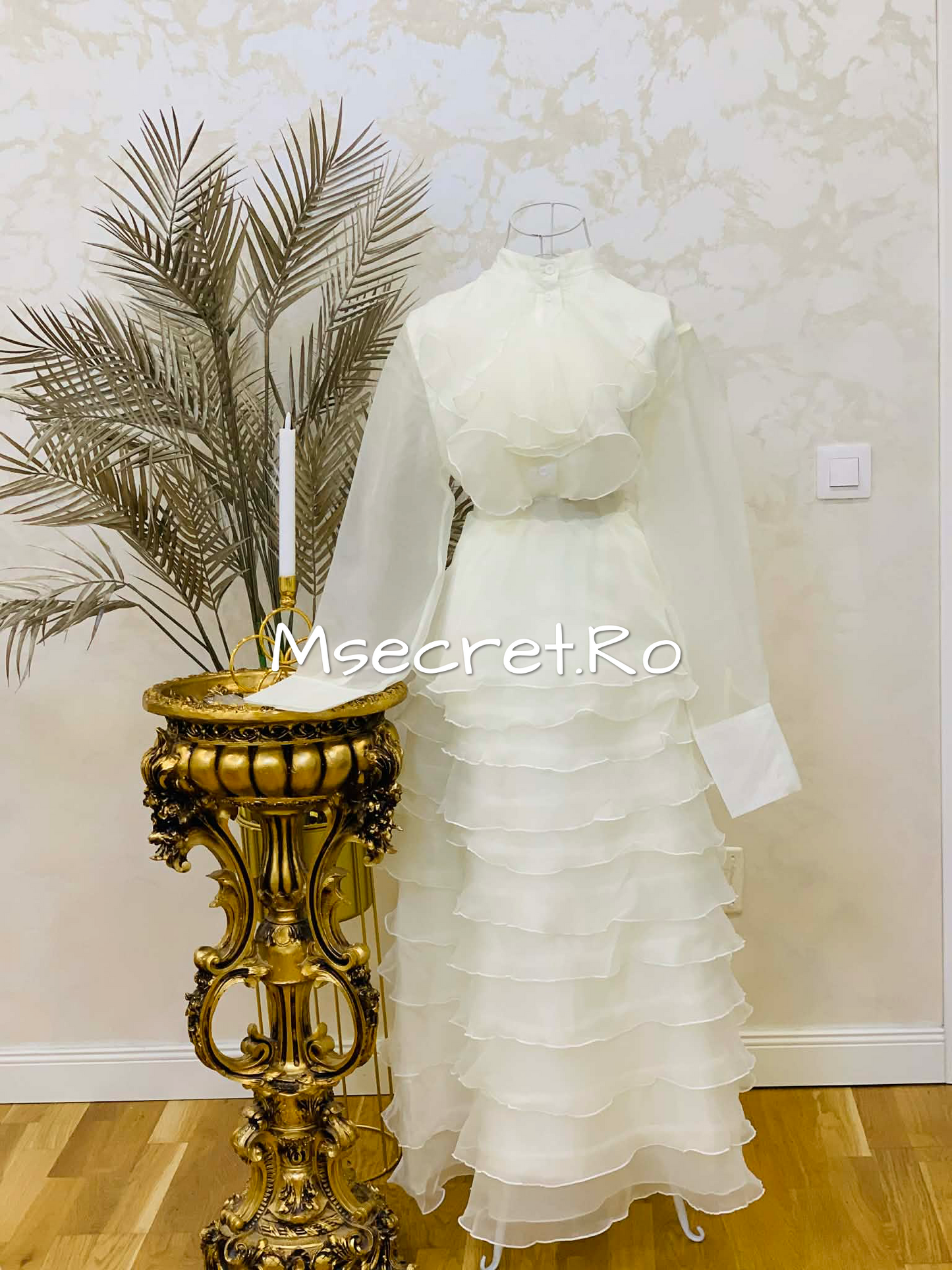 Compleu alb din organza cu bluza si fusta