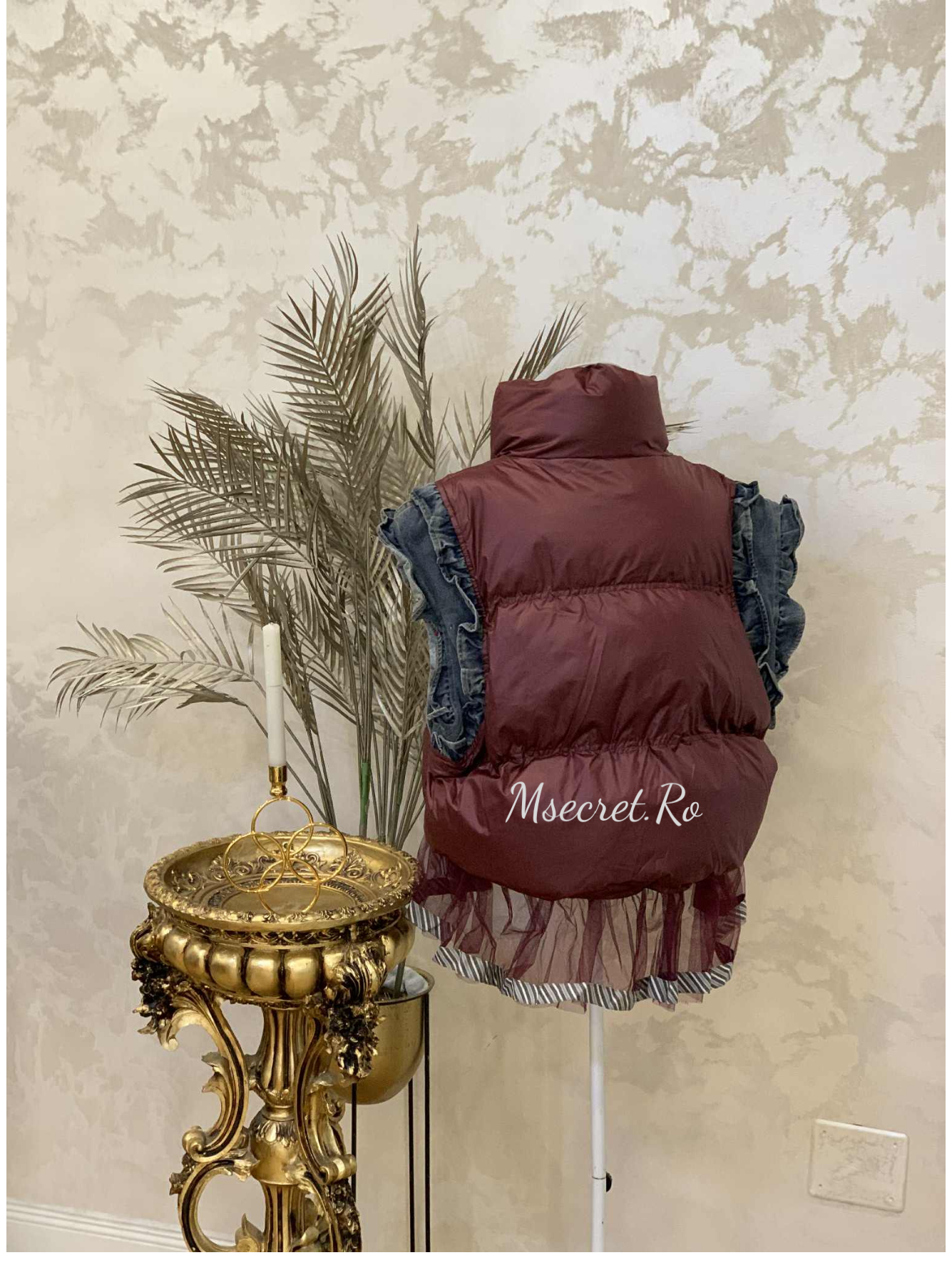 Vesta burgundy cu tulle si denim