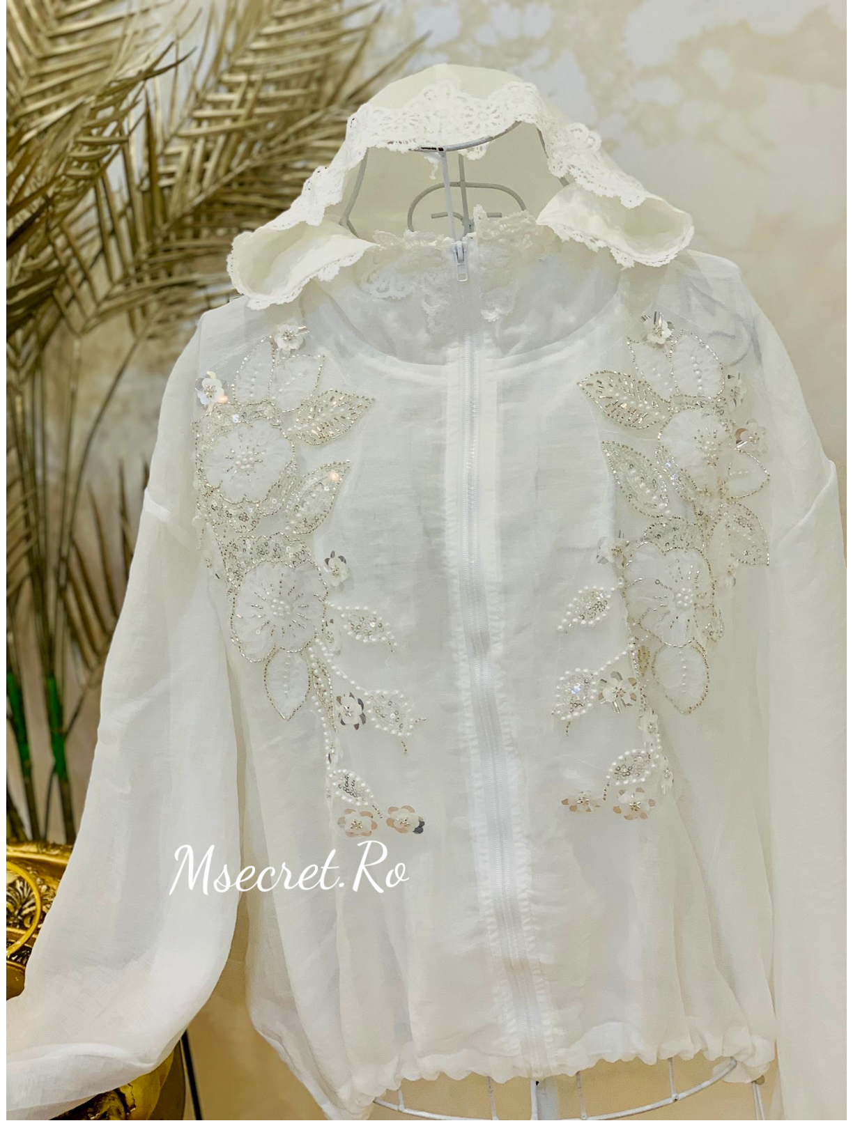 Jacheta alba cu gluga