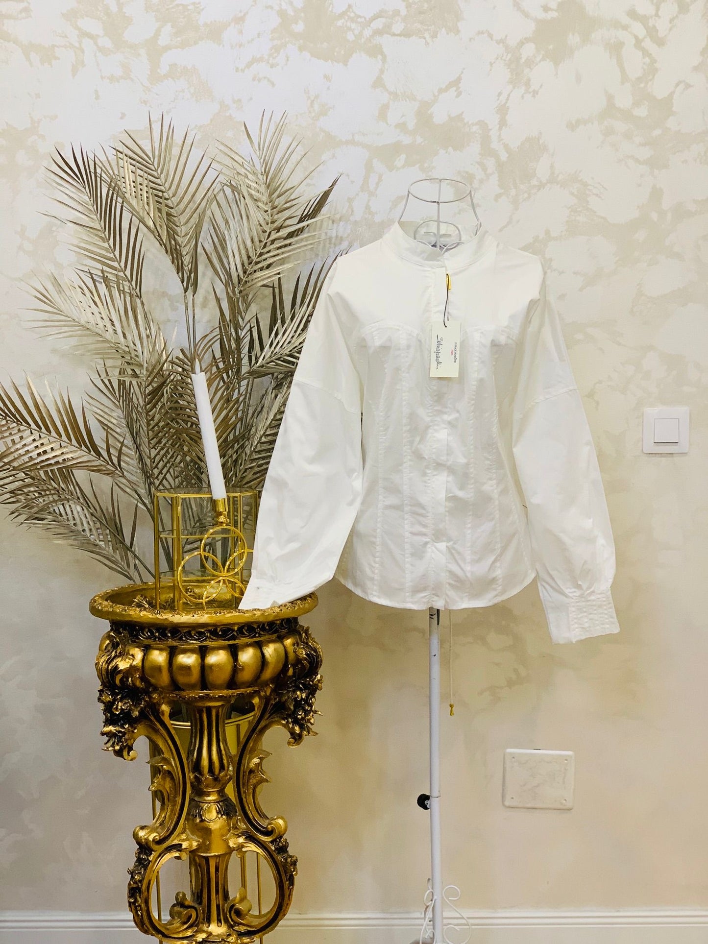 White cotton shirt with gold details