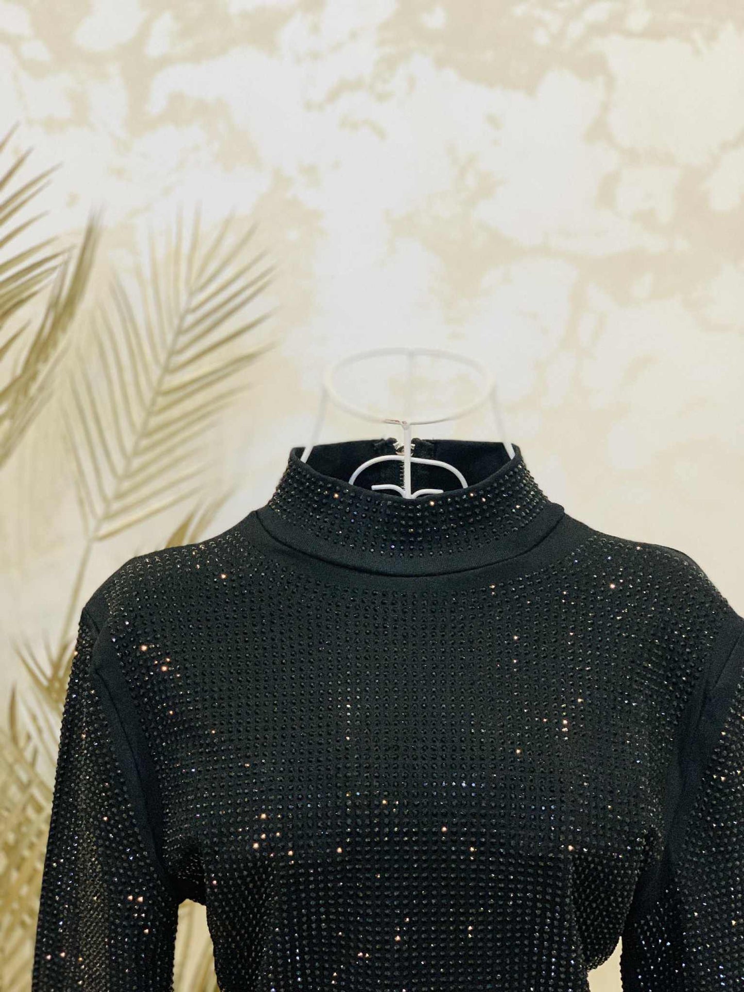 Pantaloni negri cu pietre