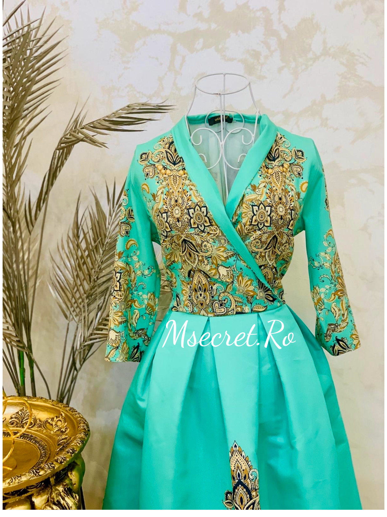 Rochie menta midi cu model brodat
