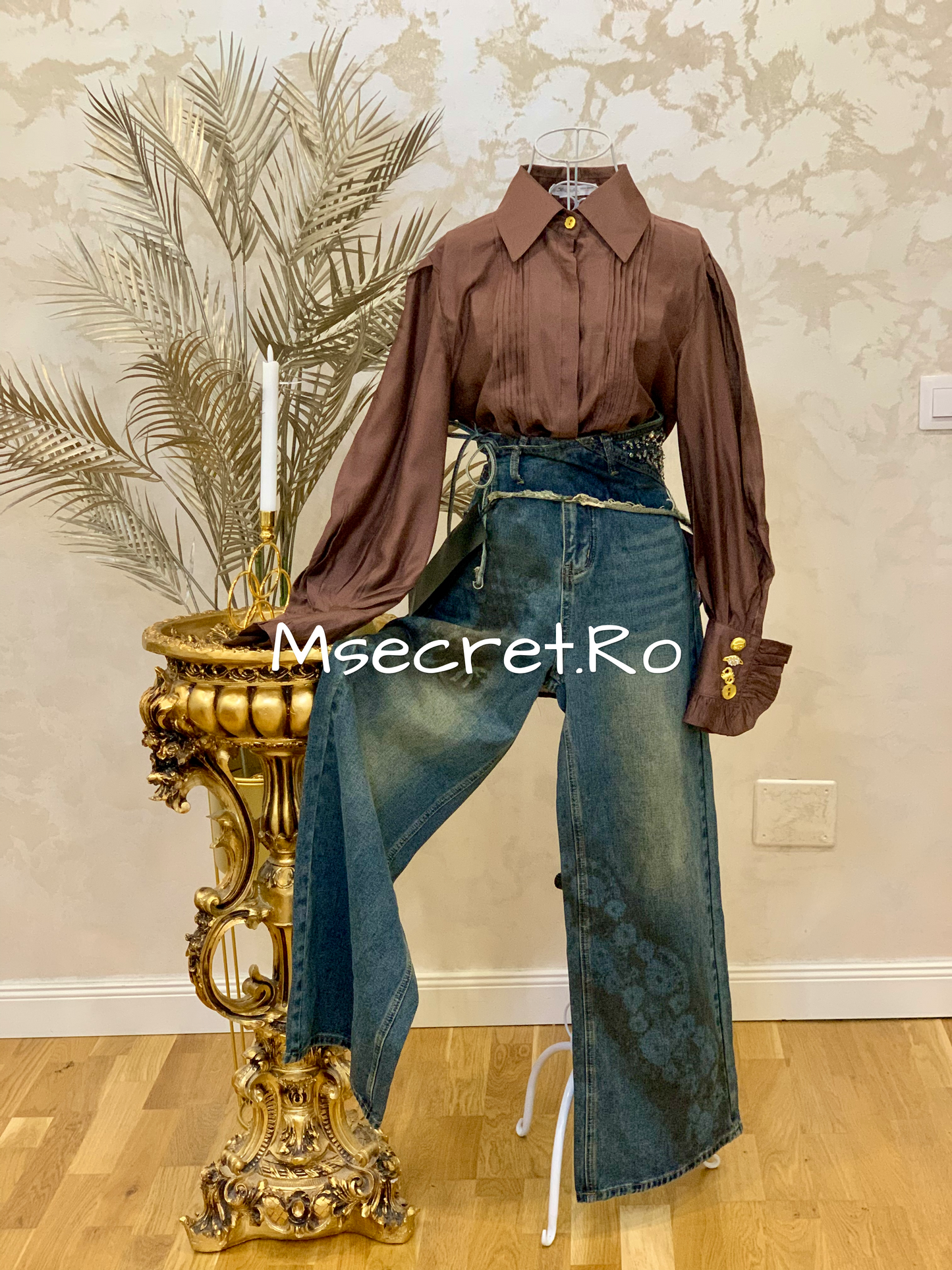 Blugi cu pietre si buzunare