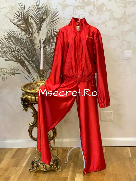 Compleu rosu sport – trening elegant cu pantaloni largi