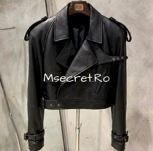 Geaca din piele naturala neagră – model biker cropped cu detalii metalice
