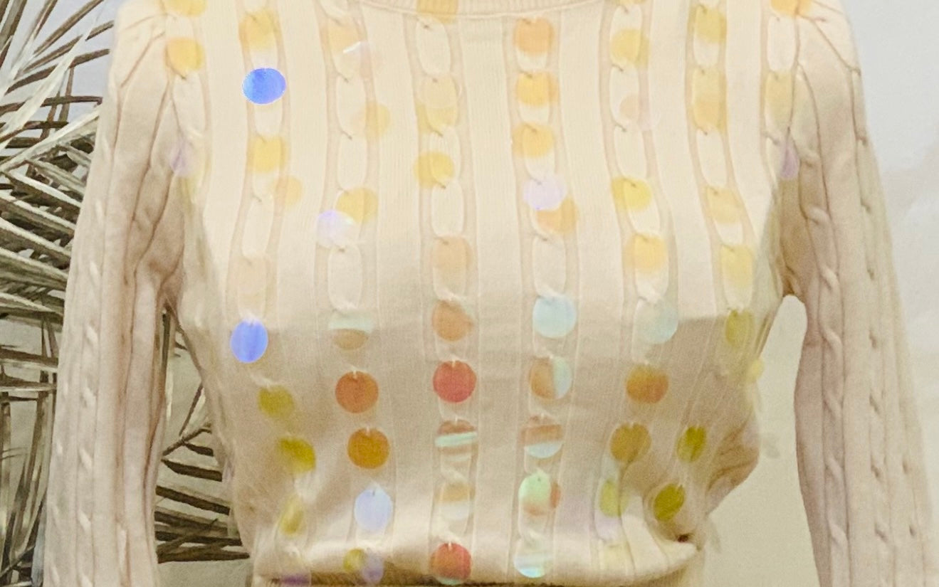 Compleu crem din tricot cu fusta midi si bluza