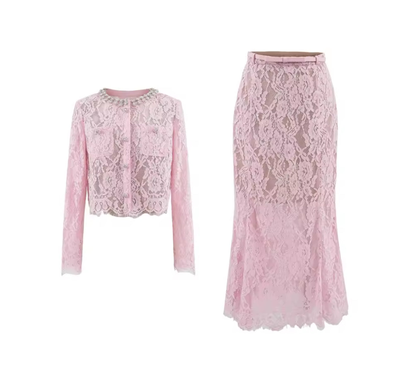 Compleu roz din dantelă cu nasturi bijuterie