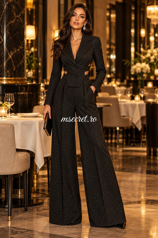 Compleu negru cu sacou cambrat si pantaloni lungi - pe model