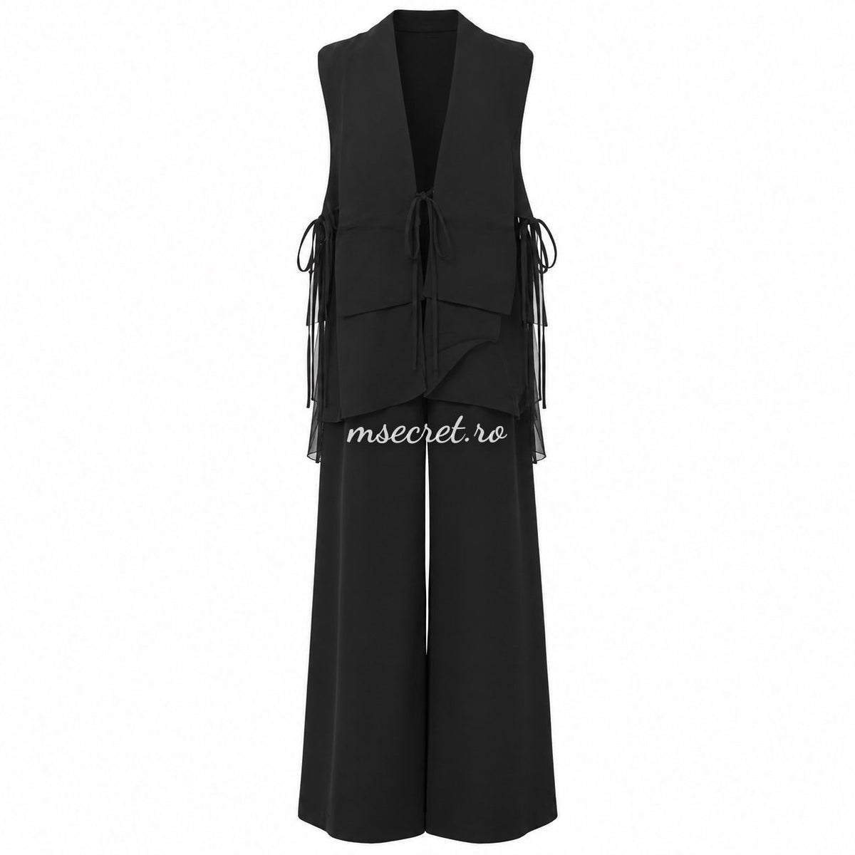 Costum negru cu vesta lunga si pantaloni largi