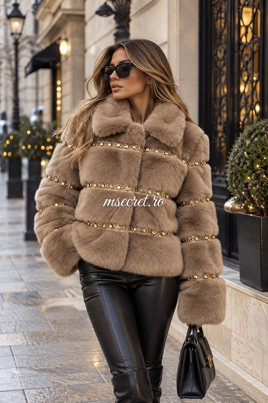 Haina scurta taupe din blana cu pietre aurii - pe model