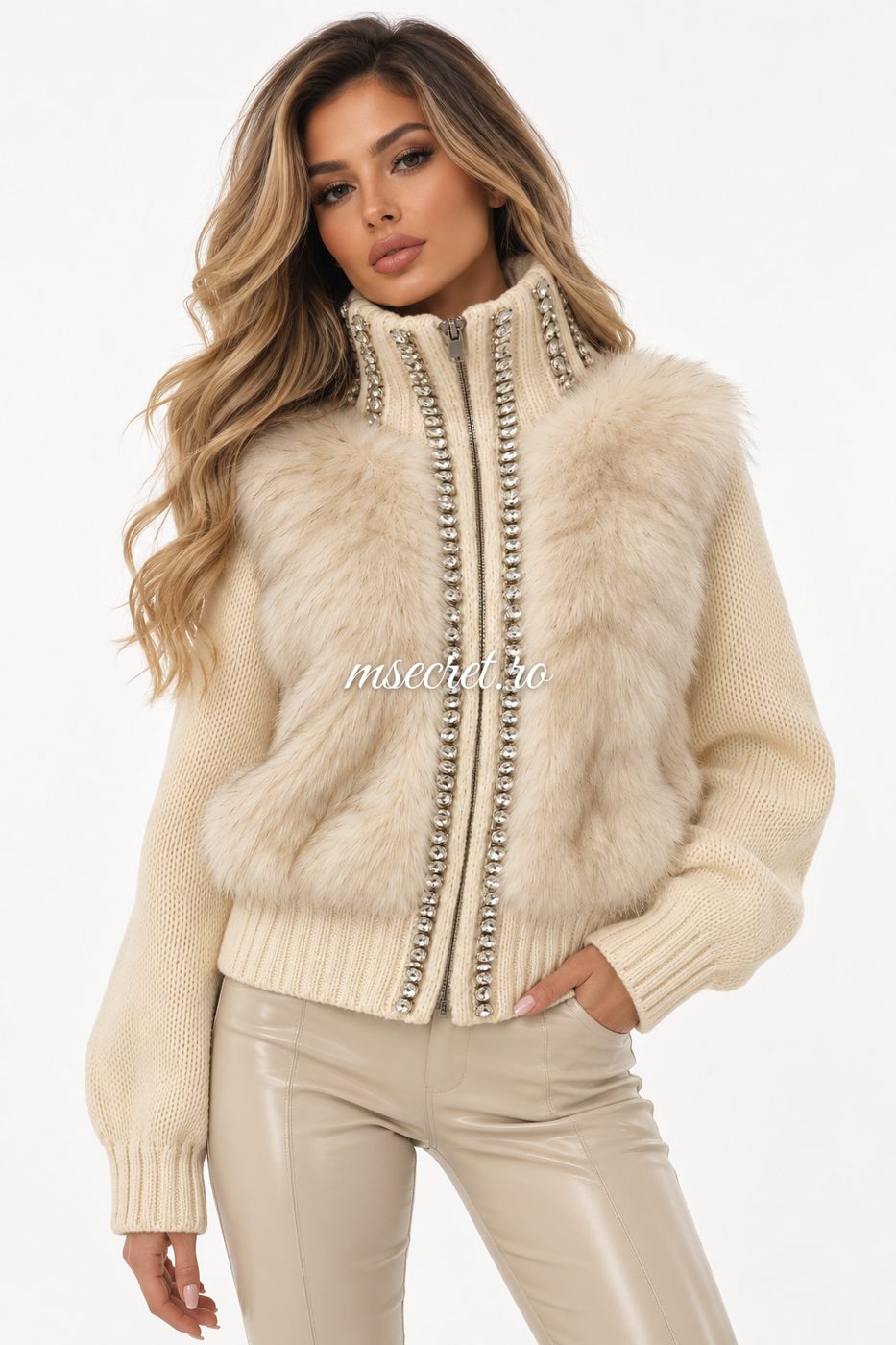 Pulover tip geaca crem cu blana si pietre - pe model