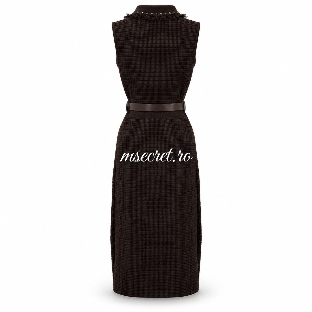 Rochie neagra din tricot cu nasturi si curea - detaliu