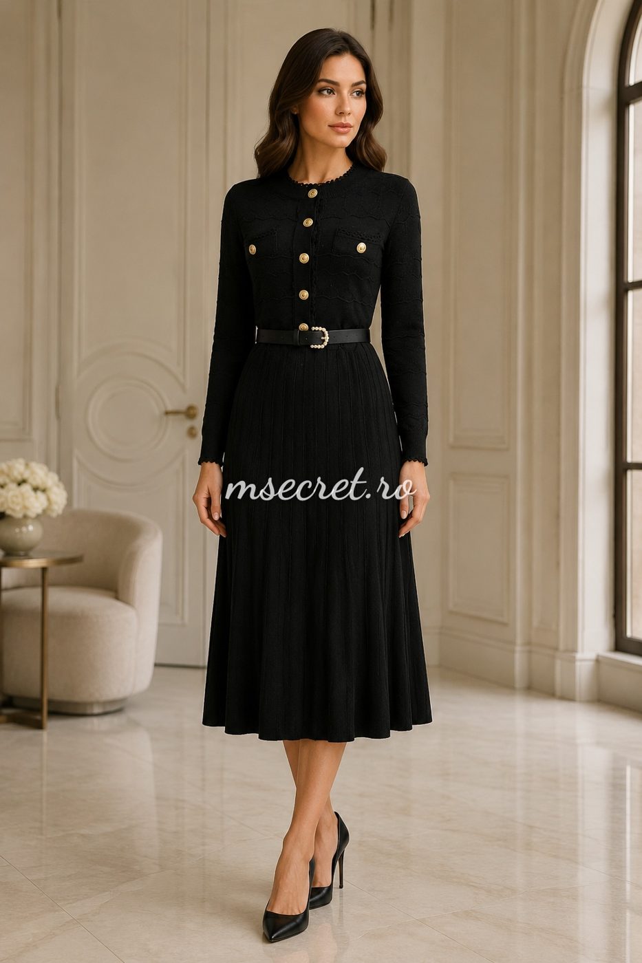 Rochie neagra din tricot cu nasturi aurii si curea