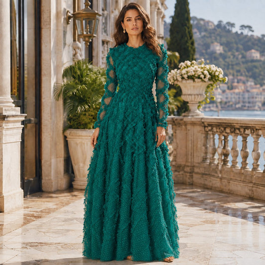 Rochie lungă verde smarald din tul cu volănașe